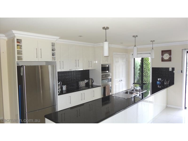 6 Sangricoli Court, Stanthorpe QLD 4380