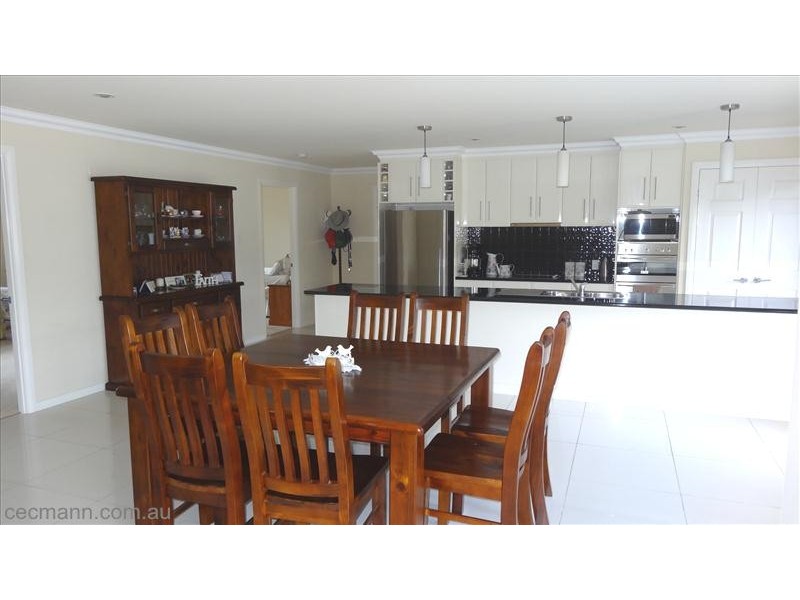 6 Sangricoli Court, Stanthorpe QLD 4380