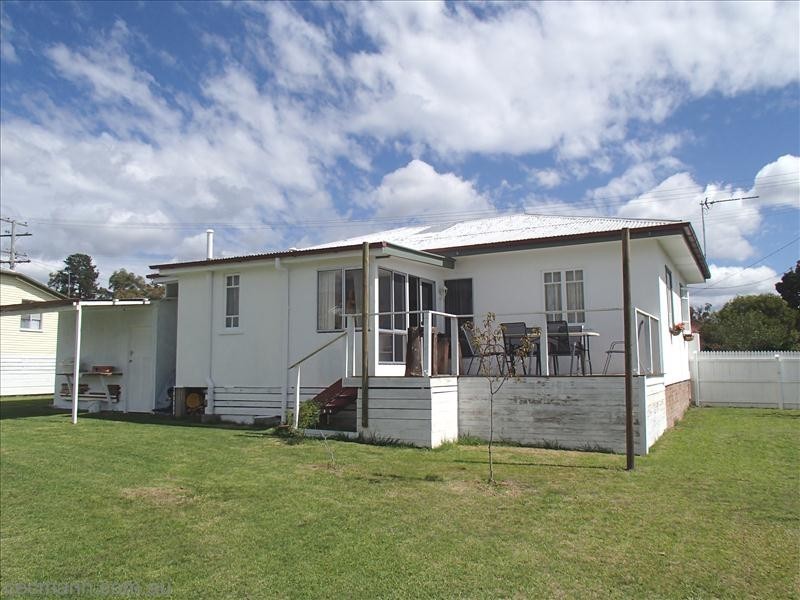 7 McGregor Tce, Stanthorpe QLD 4380