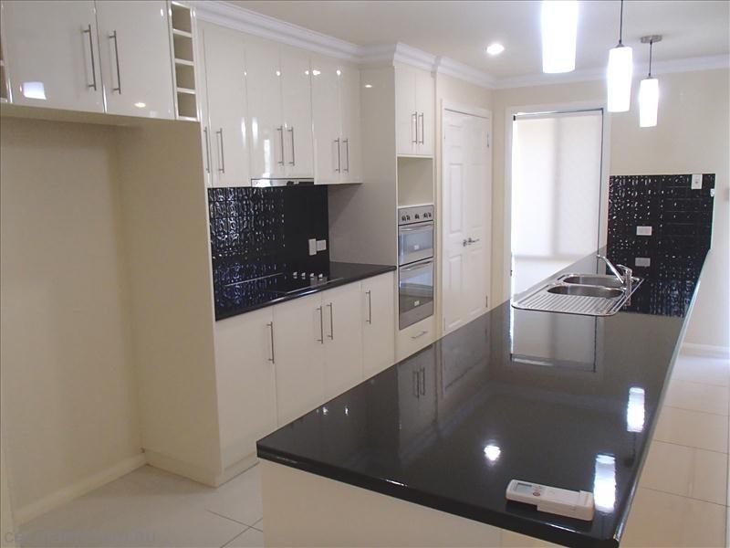 6 Sangricoli Court, Stanthorpe QLD 4380