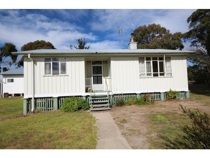 66 Paling Yard, Wallangarra QLD 4383