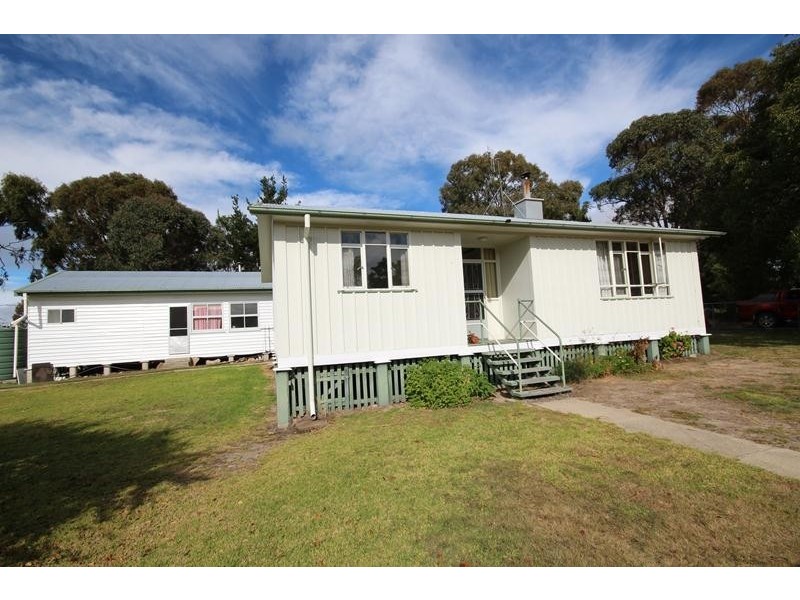 66 Paling Yard, Wallangarra QLD 4383