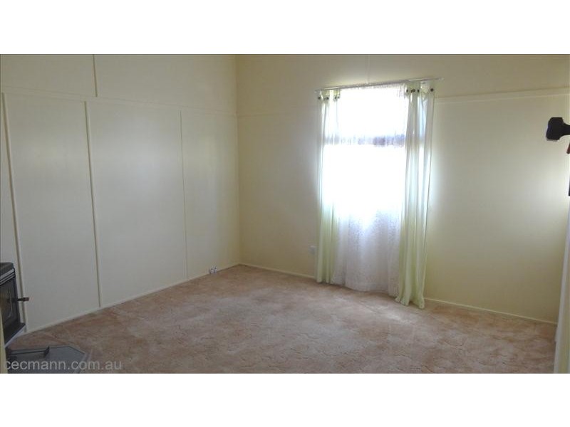 54 SYMES ST, Stanthorpe QLD 4380