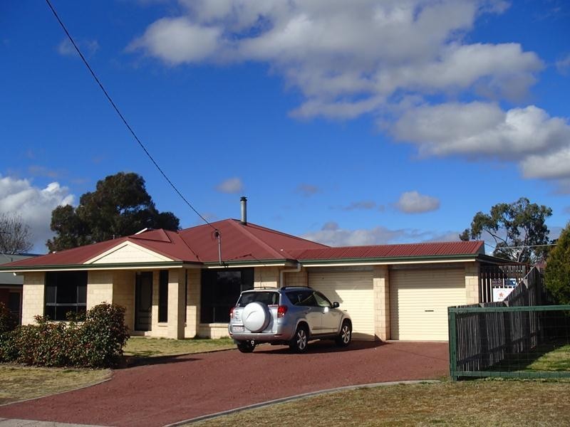 3 Barton, Stanthorpe QLD 4380