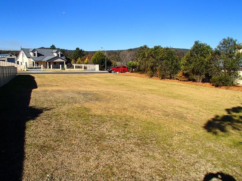 22 Fairway Crescent, Stanthorpe QLD 4380