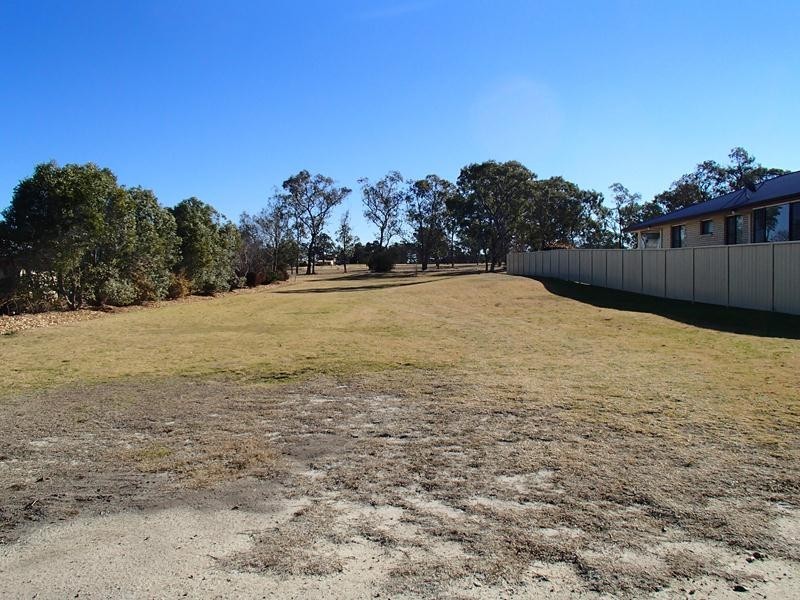 22 Fairway Crescent, Stanthorpe QLD 4380