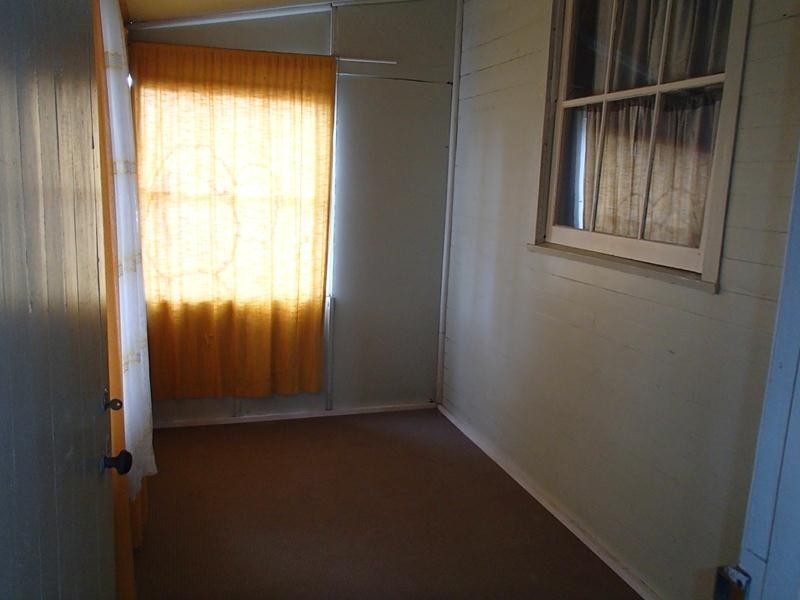 32 Merinda Street, Wallangarra QLD 4383