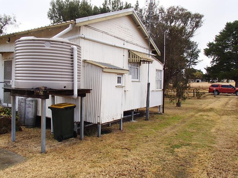 32 Merinda Street, Wallangarra QLD 4383