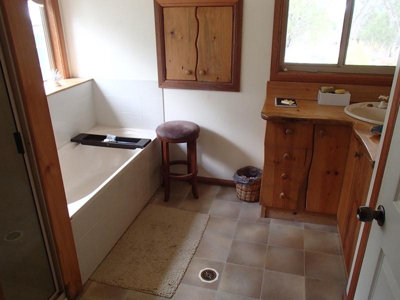 66 Dalcouth Road, Stanthorpe QLD 4380