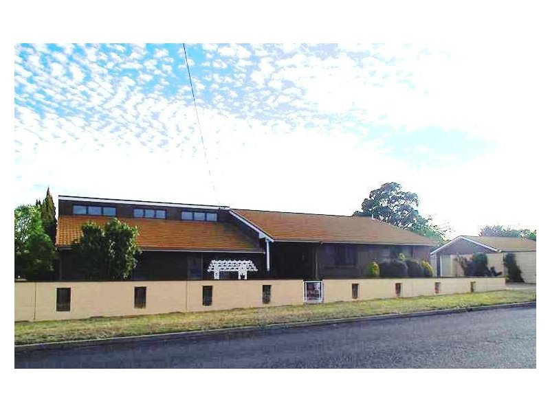 38 Symes Street, Stanthorpe QLD 4380