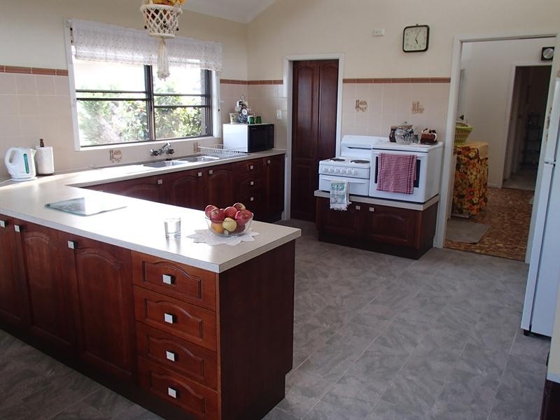 38 Symes Street, Stanthorpe QLD 4380