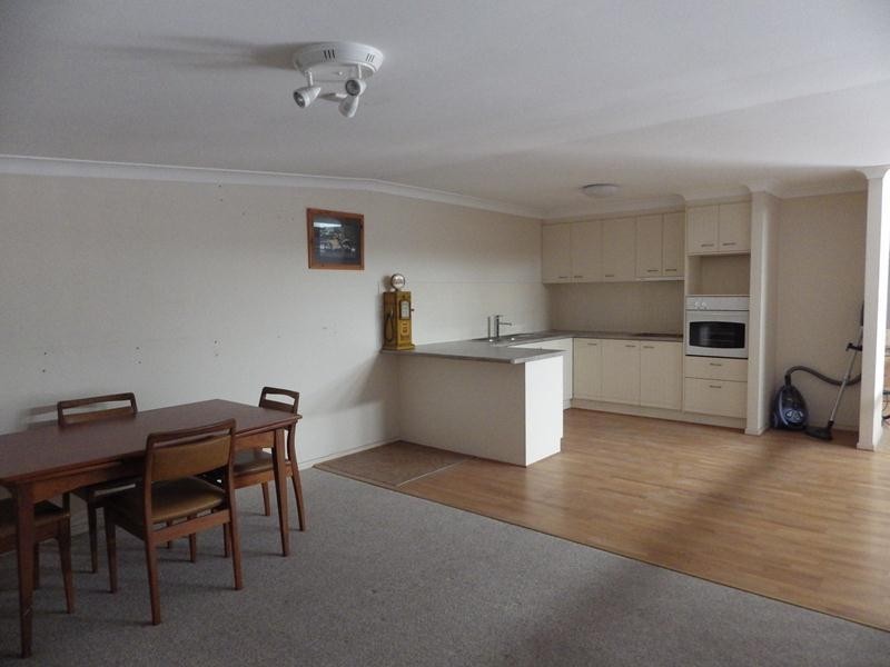 Unit 4/7 Reeves Road, Stanthorpe QLD 4380