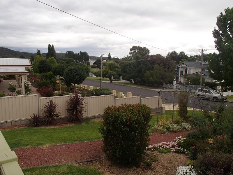 25 Leslie Parade, Stanthorpe QLD 4380