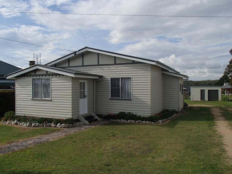 8 Connor Street, Stanthorpe QLD 4380