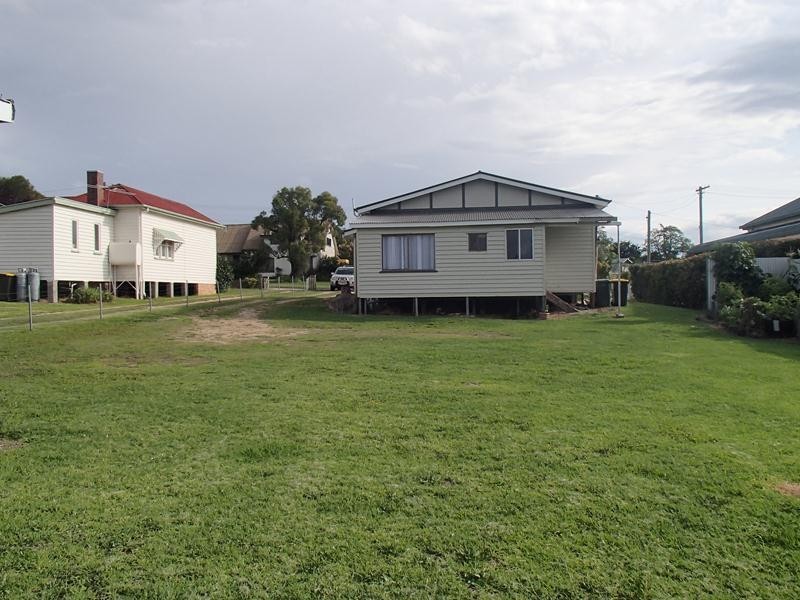8 Connor Street, Stanthorpe QLD 4380