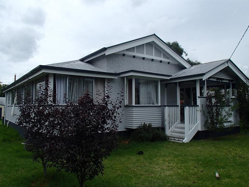 11 Lane Street, Stanthorpe QLD 4380