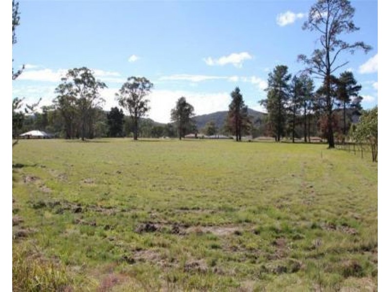 4 Happy Valley Road, Wallangarra QLD 4383