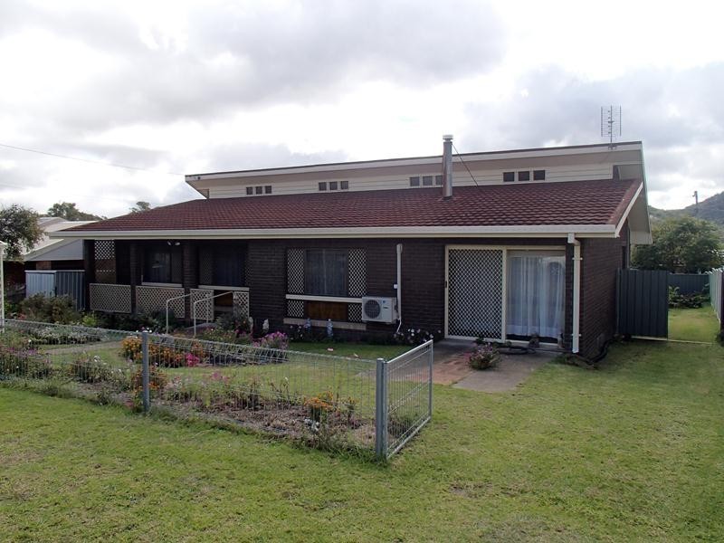 4 Ellevsen Street, Stanthorpe QLD 4380