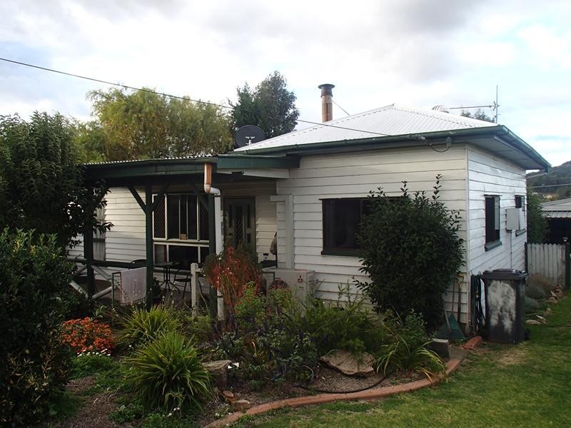 92 Sugarloaf Road, Stanthorpe QLD 4380