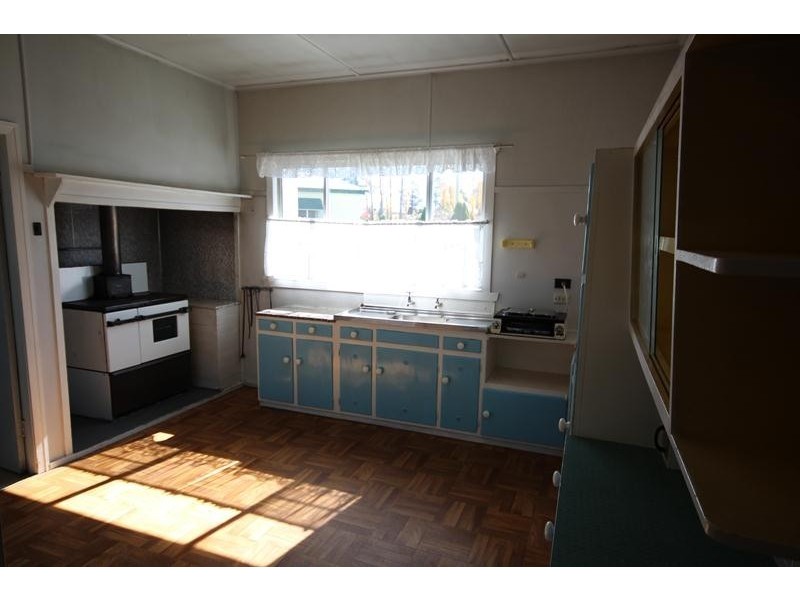 6 Anzac Street, Stanthorpe QLD 4380