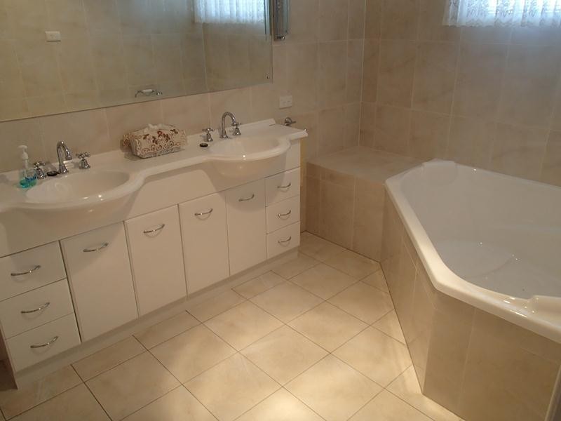 49 Denham Street, Stanthorpe QLD 4380