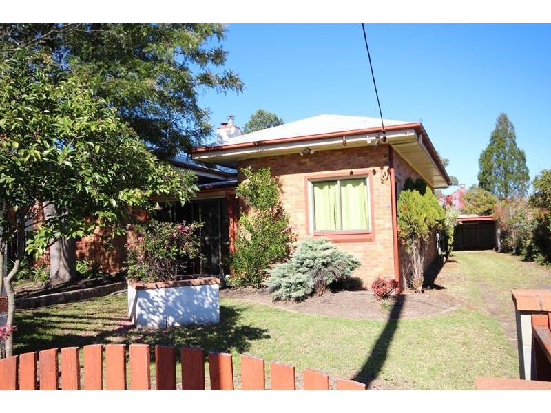 9 Railway Street, Stanthorpe QLD 4380