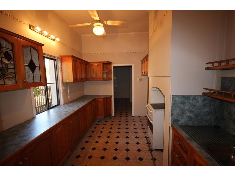 9 Railway Street, Stanthorpe QLD 4380