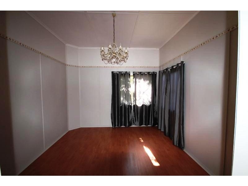 9 Railway Street, Stanthorpe QLD 4380