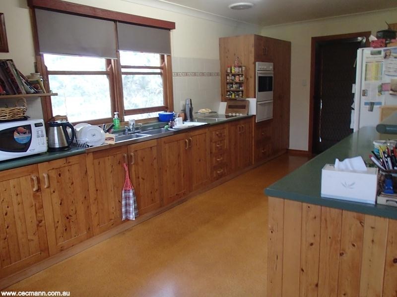 2399 Pyramids Road, Stanthorpe QLD 4380