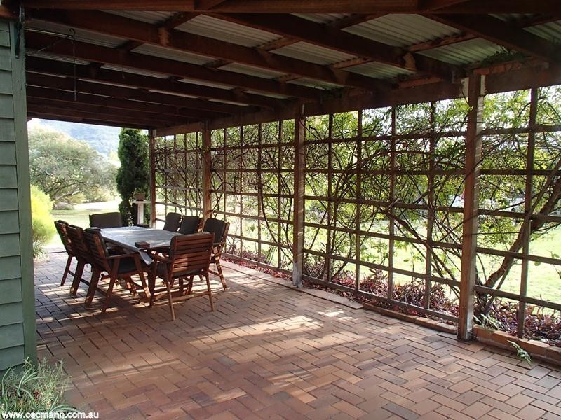 2399 Pyramids Road, Stanthorpe QLD 4380