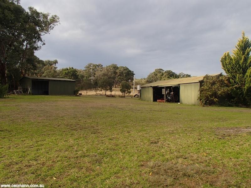 2399 Pyramids Road, Stanthorpe QLD 4380