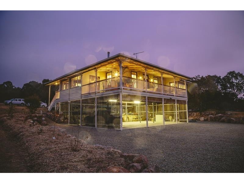 2 Armstrong Lane, Stanthorpe QLD 4380