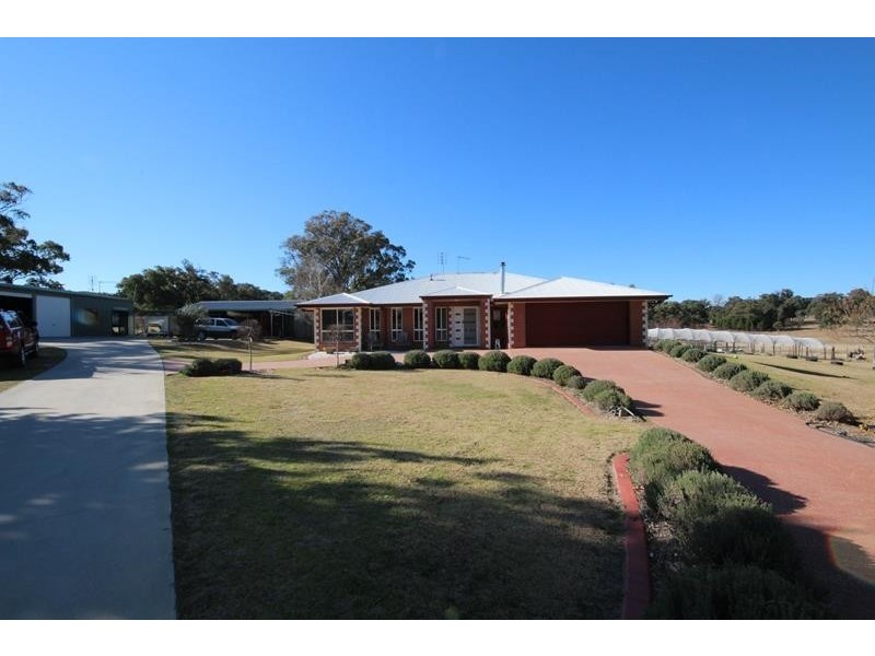 62 Spring Creek Road, Stanthorpe QLD 4380
