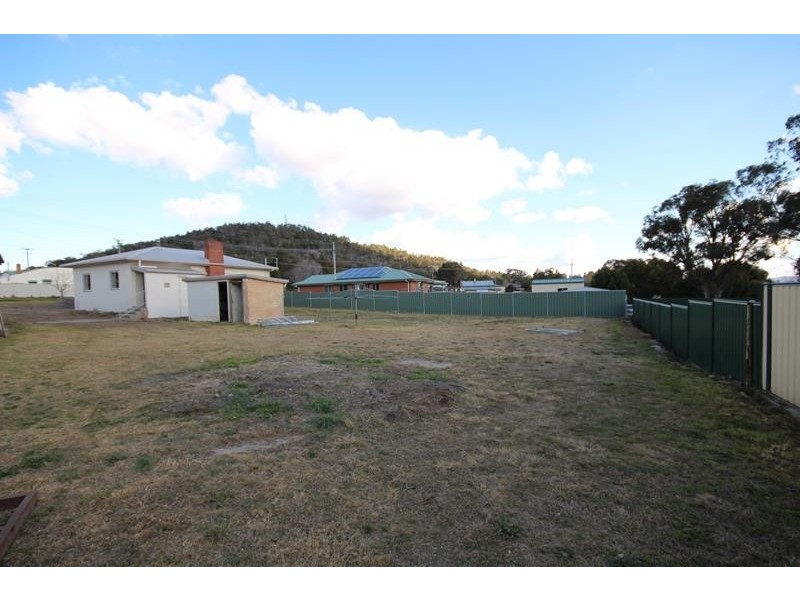 30 Pike Street, Stanthorpe QLD 4380