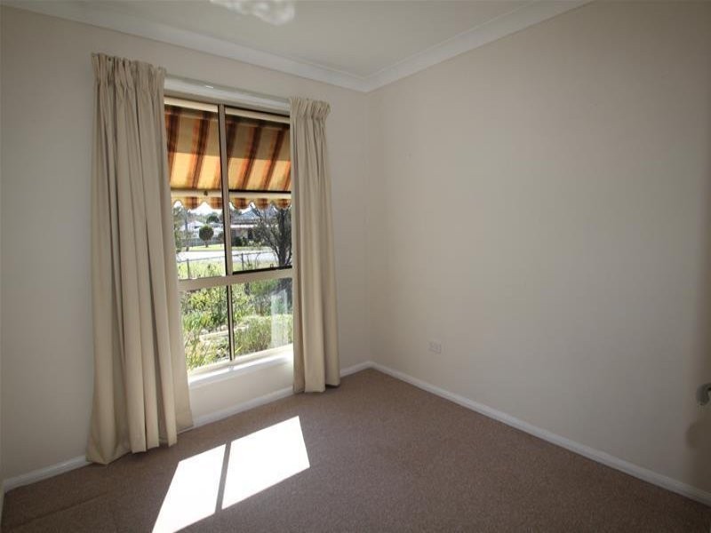 62 Rockwell Street, Wallangarra QLD 4383