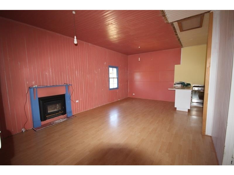 16 White Street, Stanthorpe QLD 4380