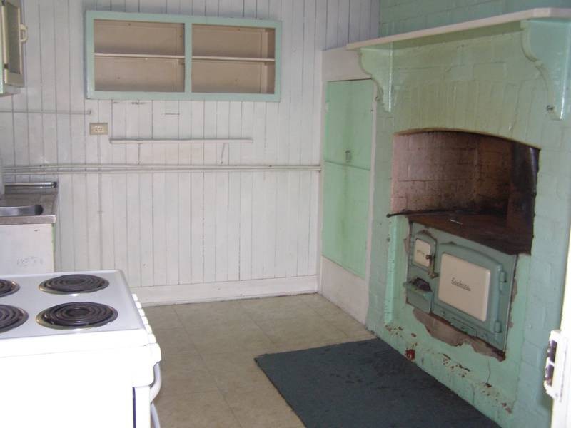 24 Border ROAD, Wallangarra QLD 4383