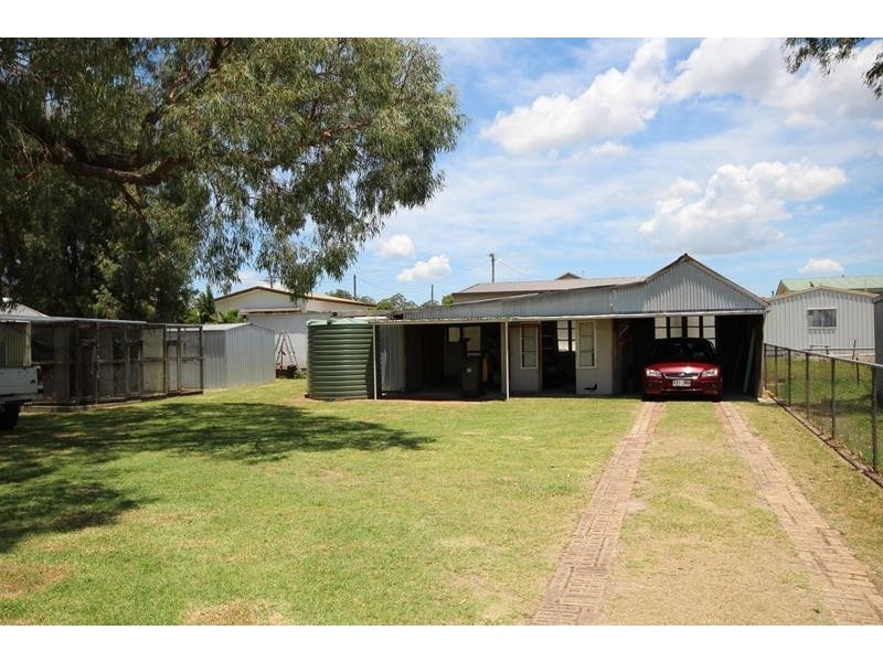 34 Symes Street, Stanthorpe QLD 4380