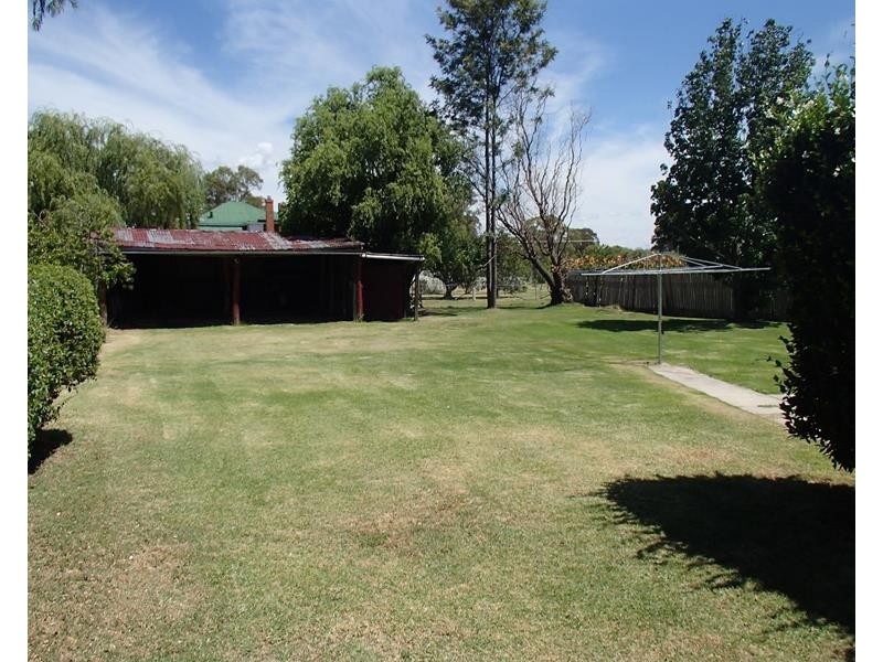 6 Border Street, Wallangarra QLD 4383