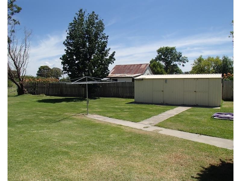 6 Border Street, Wallangarra QLD 4383