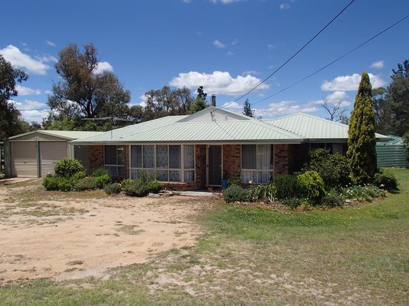 24 Border Road, Stanthorpe QLD 4380
