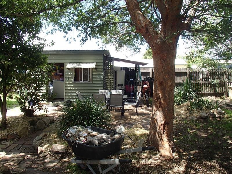 2 Symes Street, Stanthorpe QLD 4380