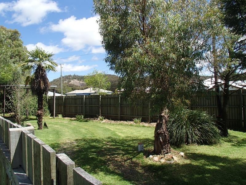 2 Symes Street, Stanthorpe QLD 4380