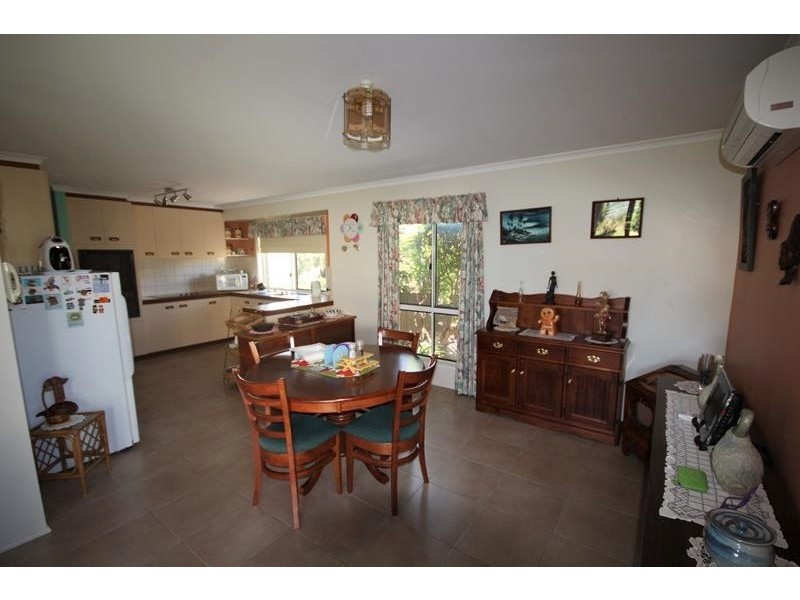 11 Burton Crescent, Stanthorpe QLD 4380