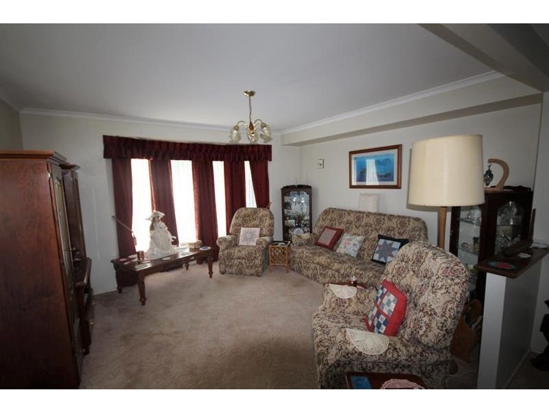 11 Burton Crescent, Stanthorpe QLD 4380