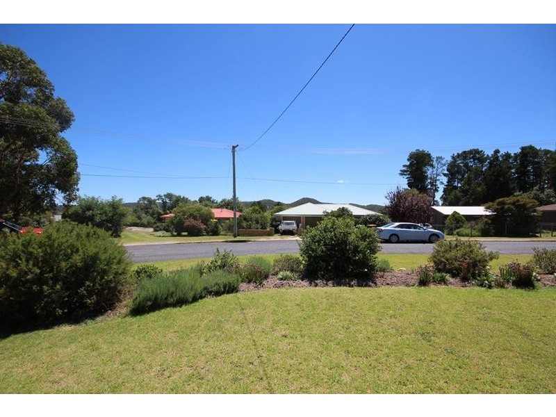 11 Burton Crescent, Stanthorpe QLD 4380