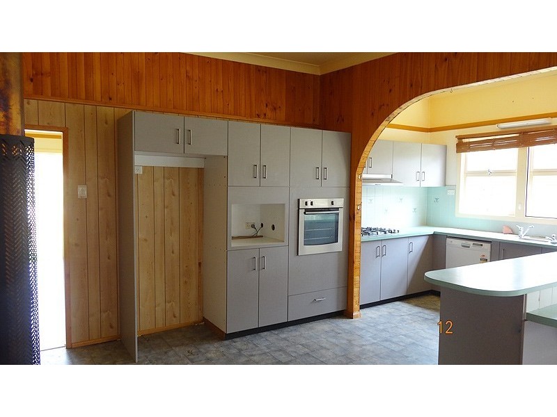 9 Scotts Camp Road, Stanthorpe QLD 4380