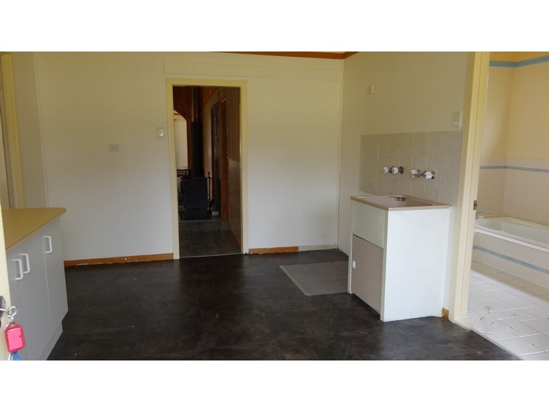 9 Scotts Camp Road, Stanthorpe QLD 4380