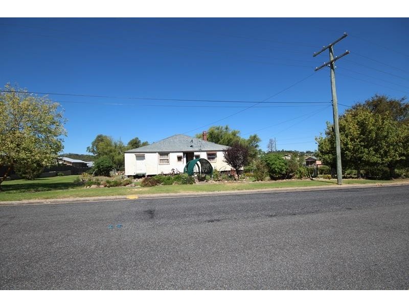 9 McGlew Street, Stanthorpe QLD 4380