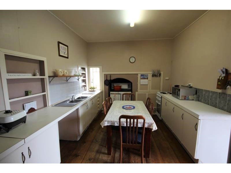 9 McGlew Street, Stanthorpe QLD 4380